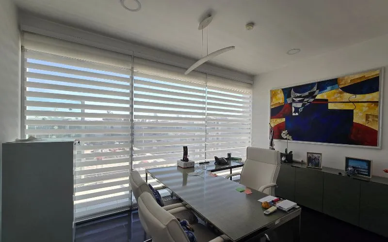 persianas sheer elegance en oficinas